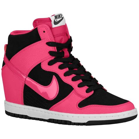 women's nike sneakers foot locker